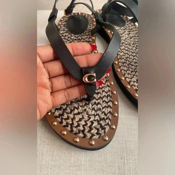 COACH Gracey Black and Brown Leather Thong Sandals with Studs Size 8.5 Leather - Picture 8 of 10